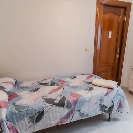 - Restaurante La Buena