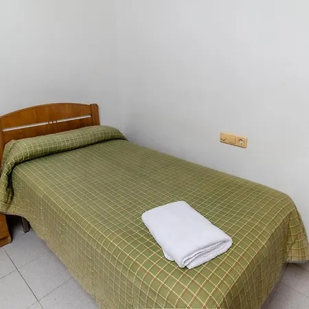 - Restaurante La Buena