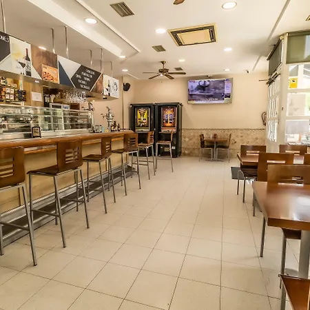 - Restaurante La Buena 3*