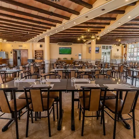 - Restaurante La Buena Villalonquéjar